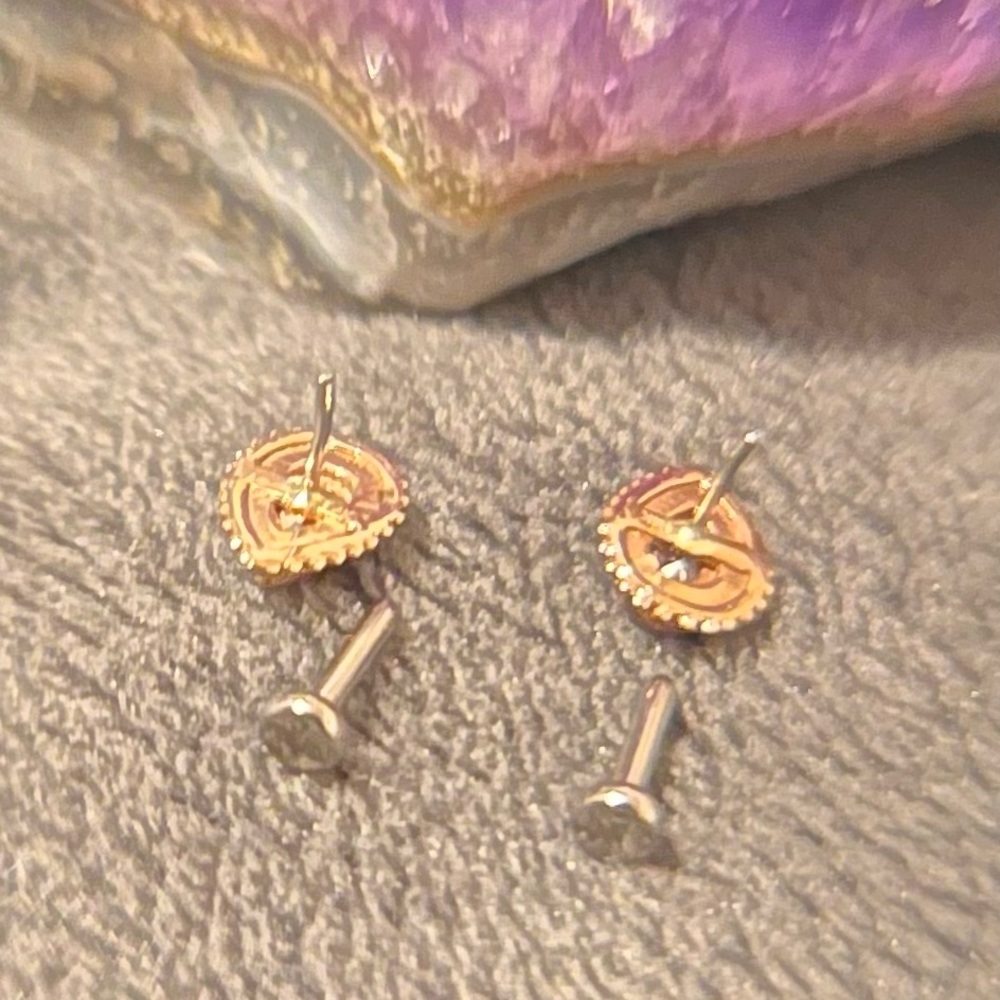 ONE ONLY - Solid 14k Rose Gold Pear Bezel CZ Stud with 18g 6mm Titanium Back ✨ - Picture 7 of 10